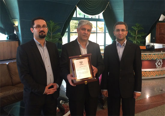 با تلاش انجمن مسئولین فنی تهران برای نخستین بار در مراسم رسمی 14 مهر از مسئولین فنی بهداشتی و دارویی منتخب تجلیل شد